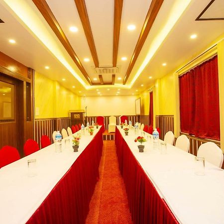 Hotel Iceland Pokhara Extérieur photo