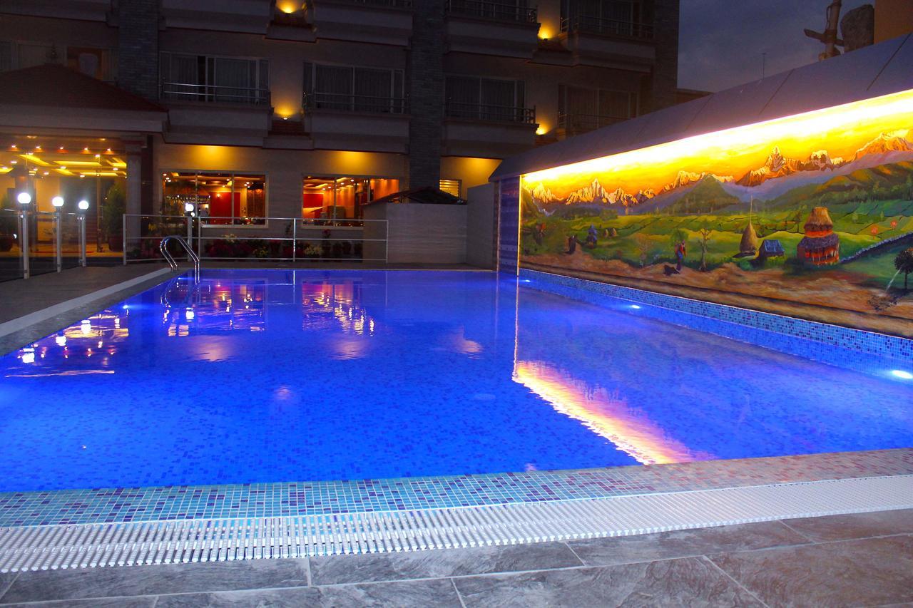 Hotel Iceland Pokhara Extérieur photo
