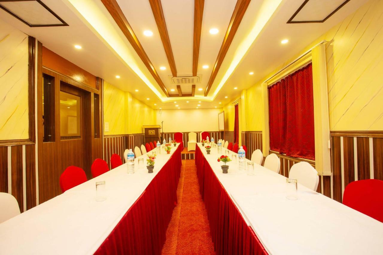 Hotel Iceland Pokhara Extérieur photo