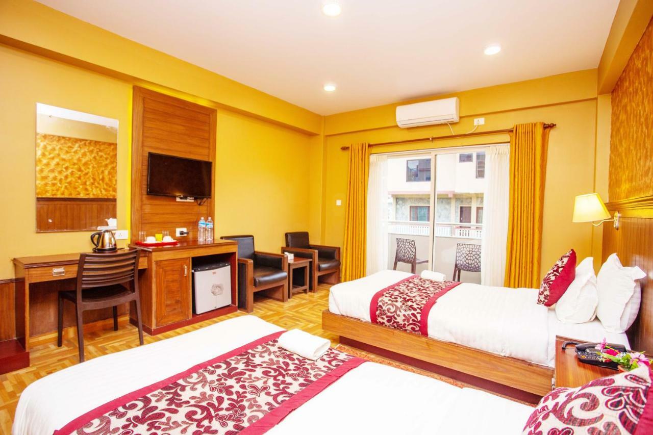 Hotel Iceland Pokhara Extérieur photo