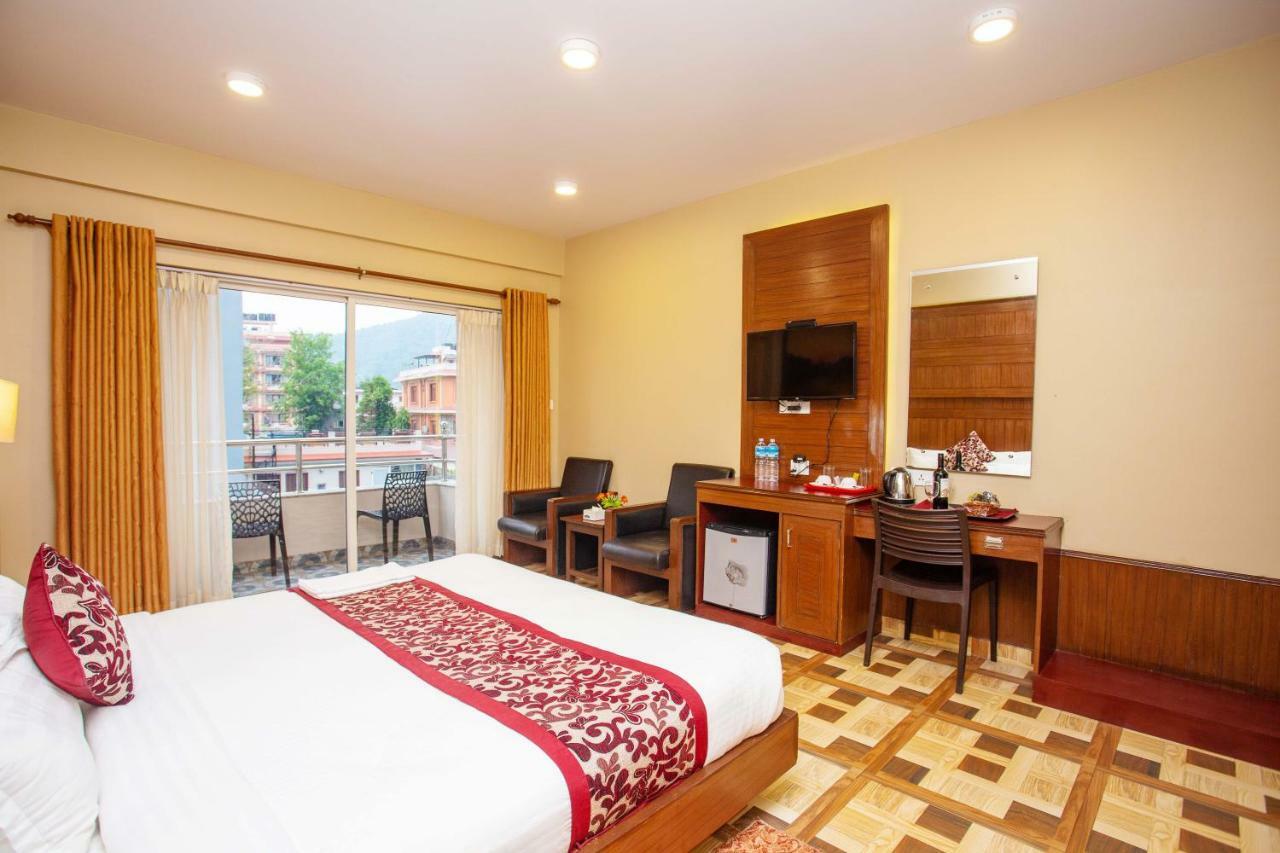 Hotel Iceland Pokhara Extérieur photo