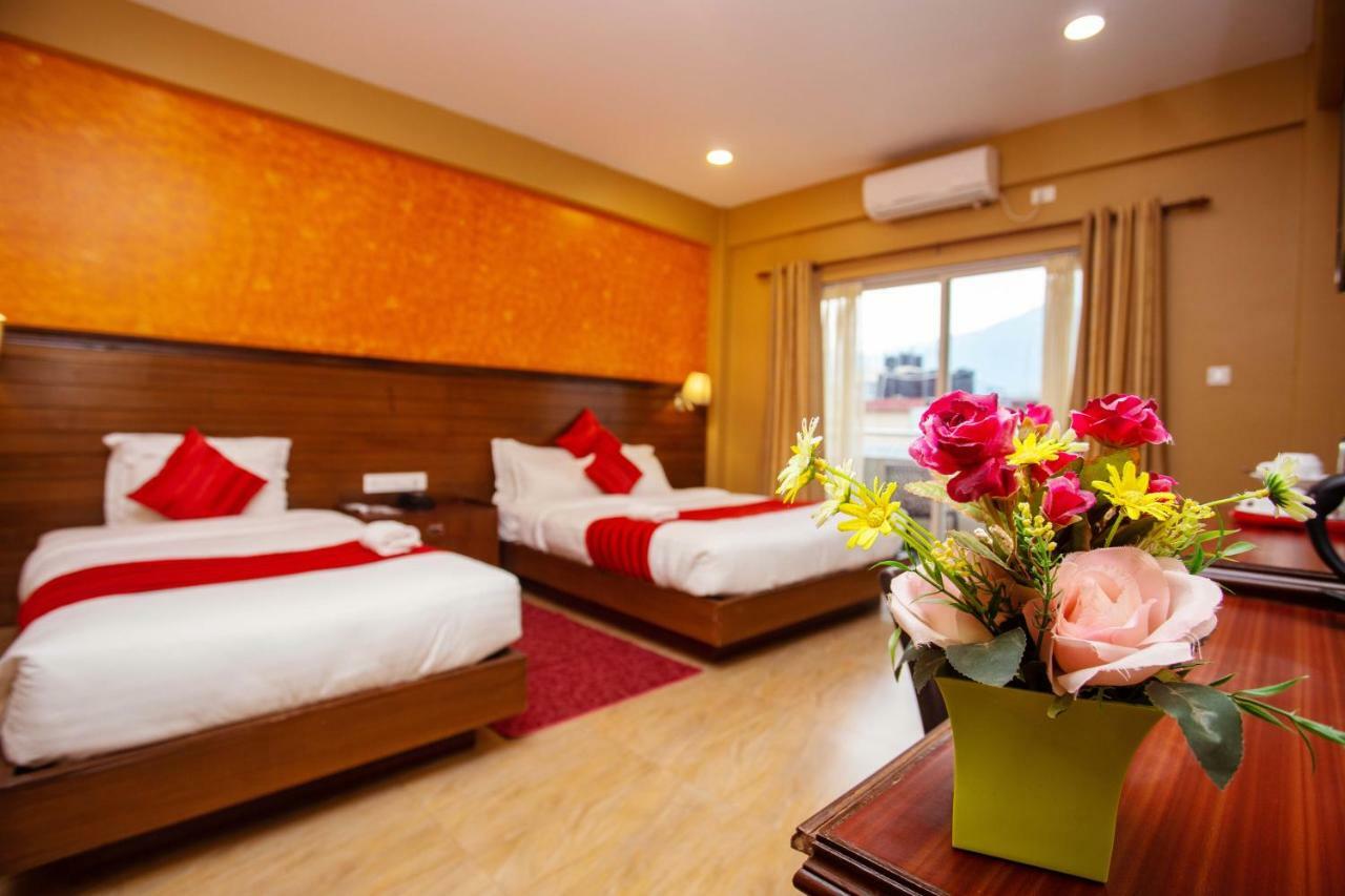 Hotel Iceland Pokhara Extérieur photo