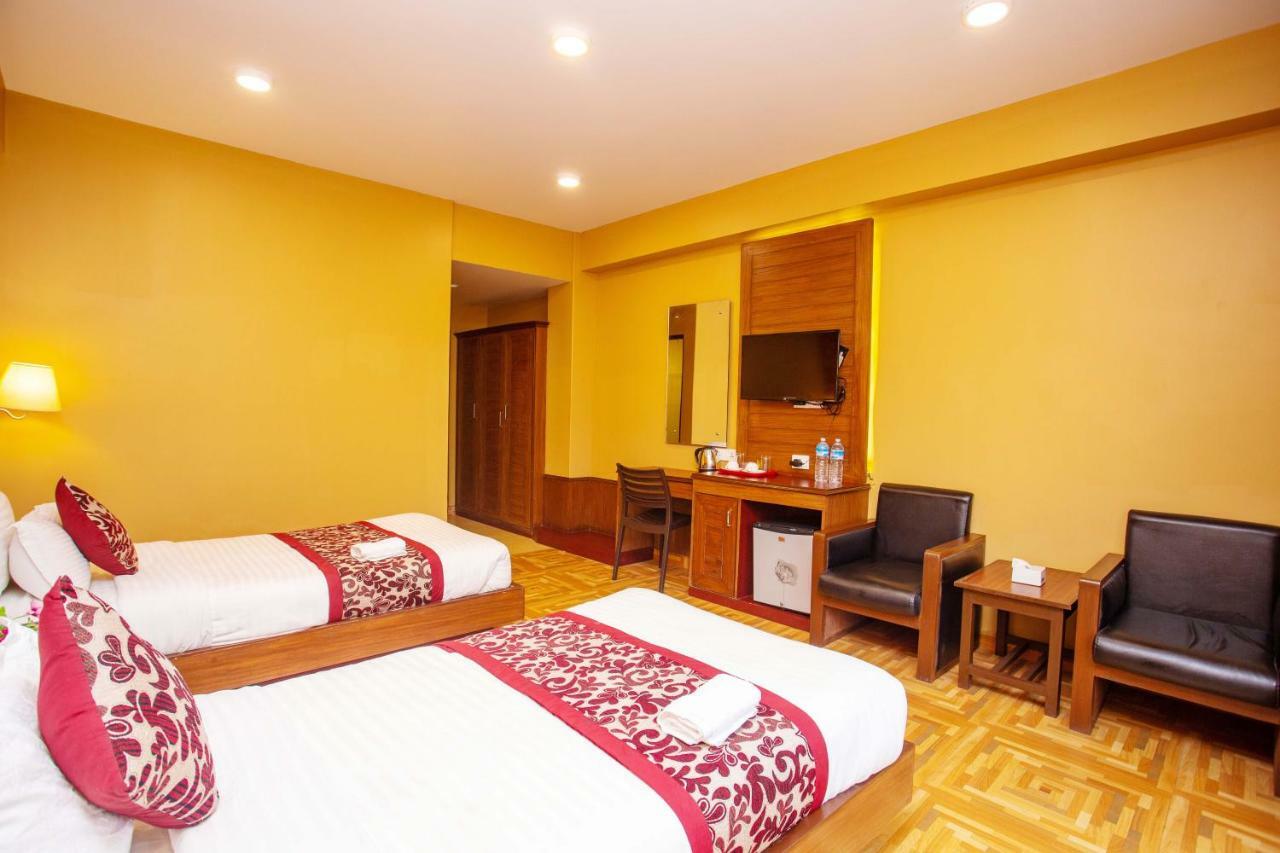 Hotel Iceland Pokhara Extérieur photo