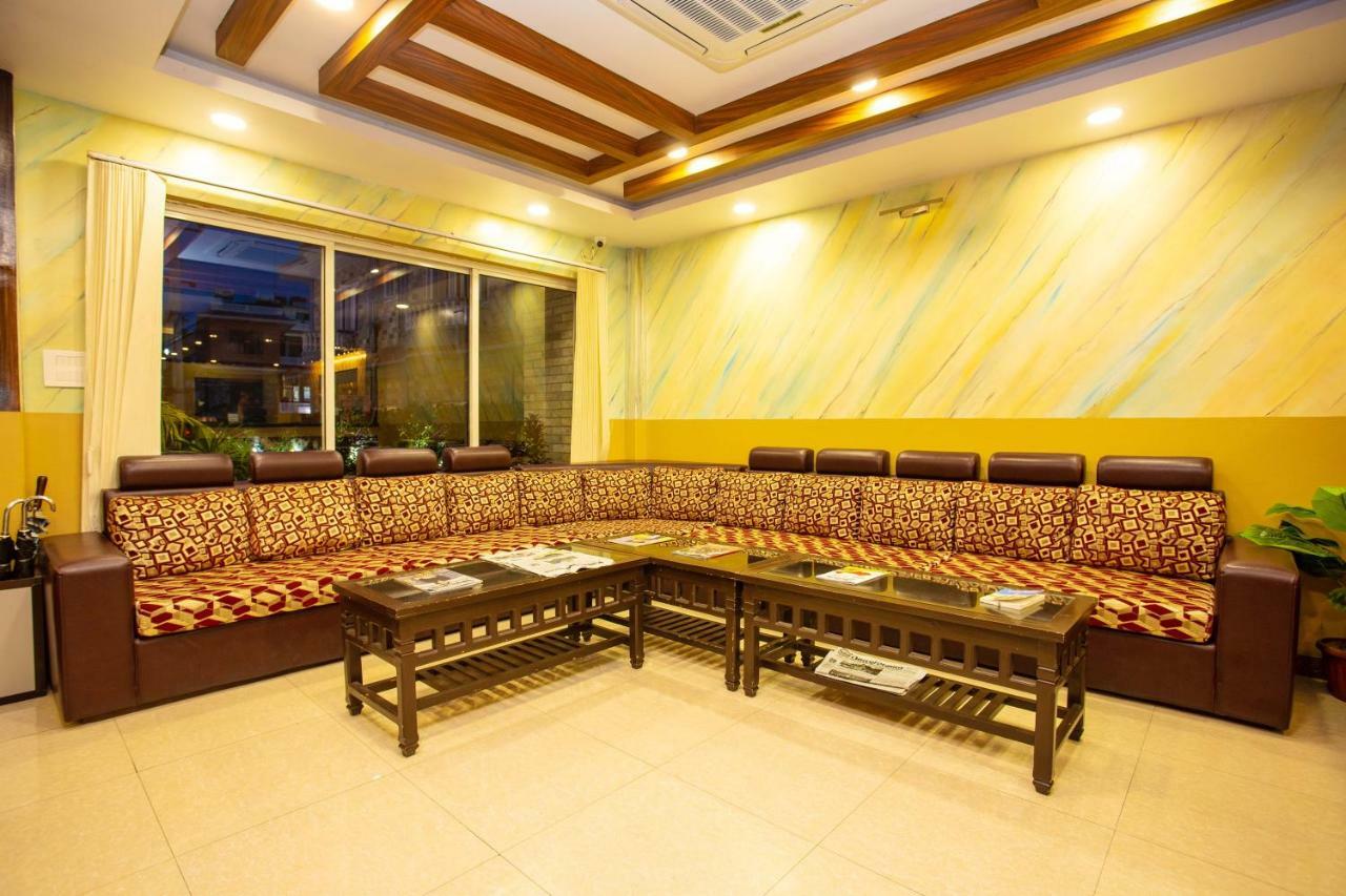 Hotel Iceland Pokhara Extérieur photo