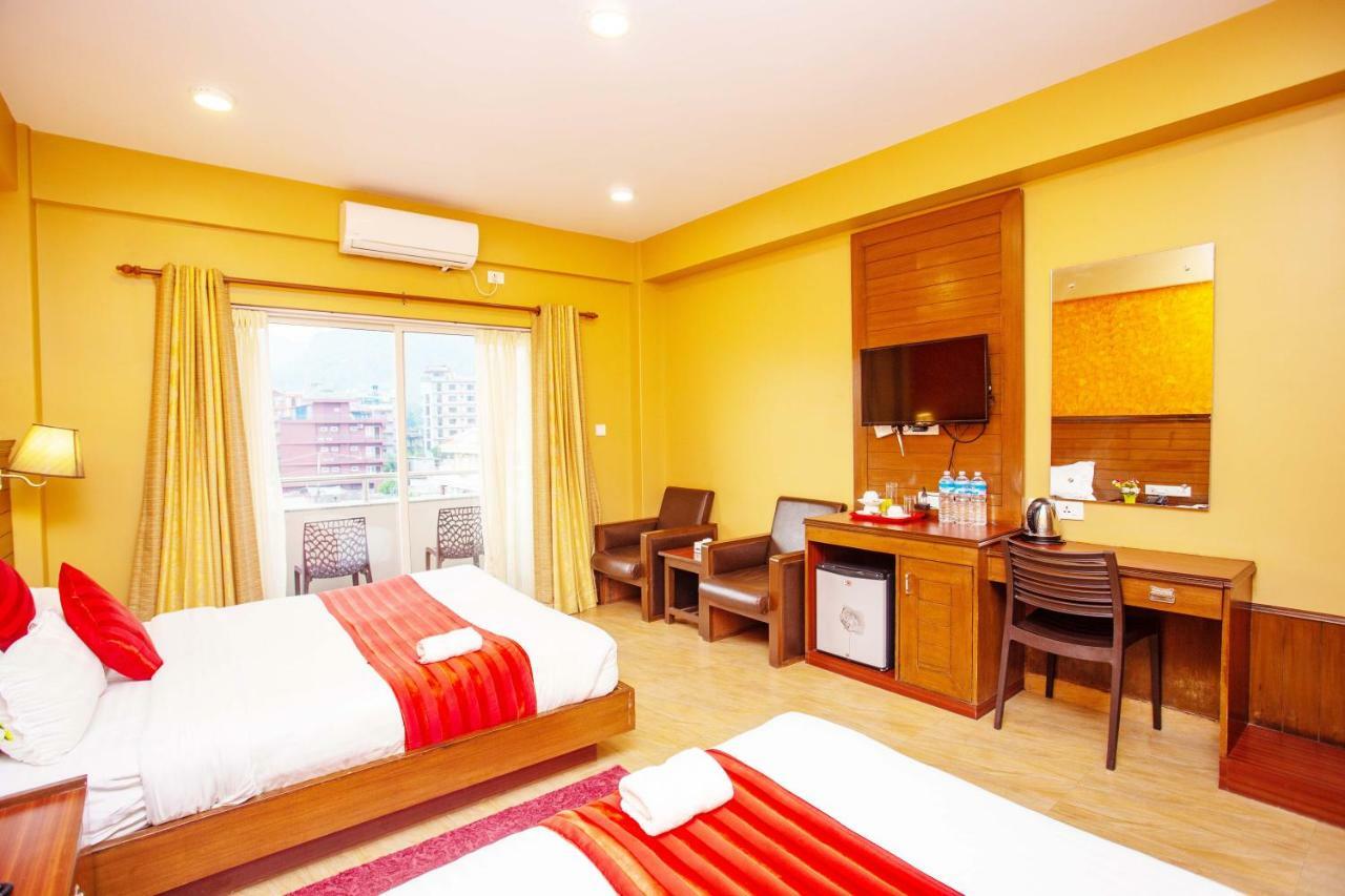 Hotel Iceland Pokhara Extérieur photo
