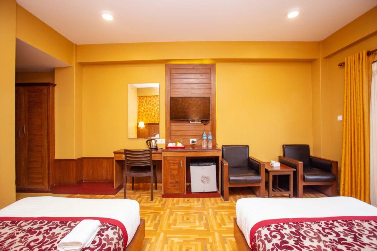 Hotel Iceland Pokhara Extérieur photo