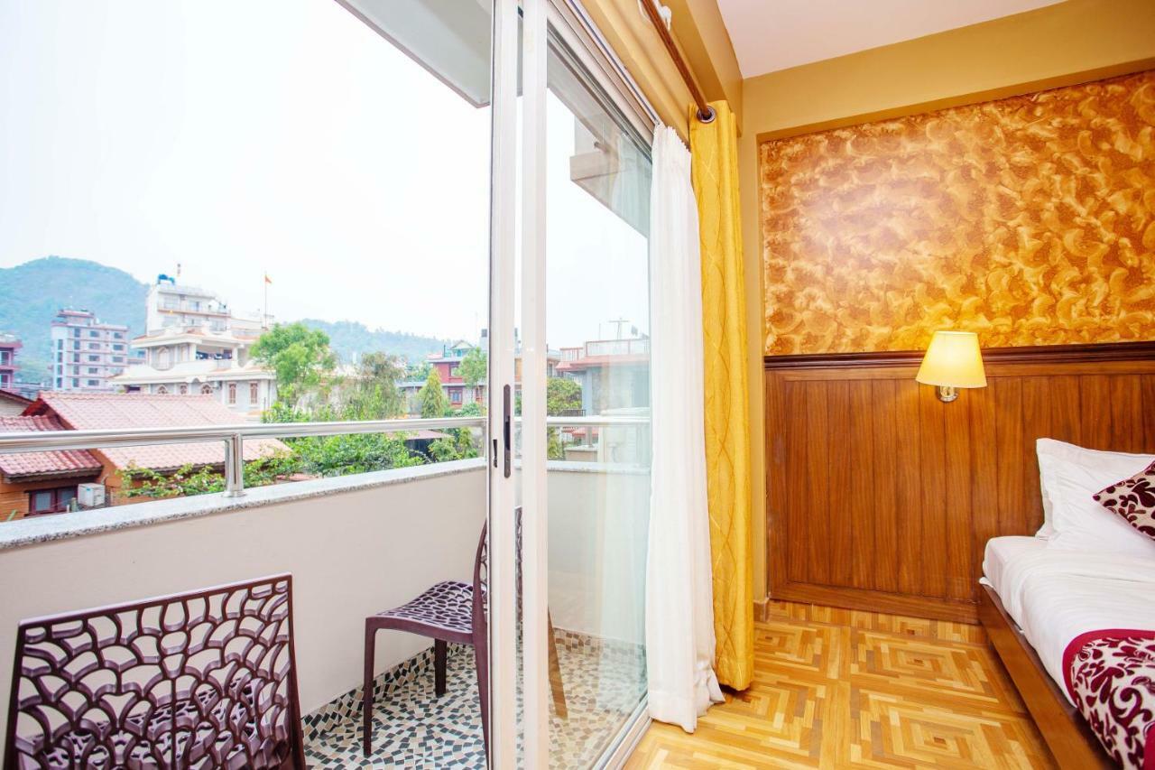 Hotel Iceland Pokhara Extérieur photo